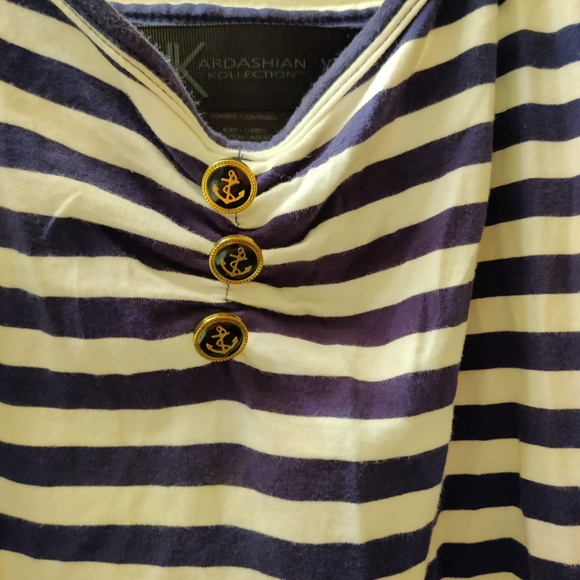 Tank top. Kim Kardashian - Picture 4 of 4